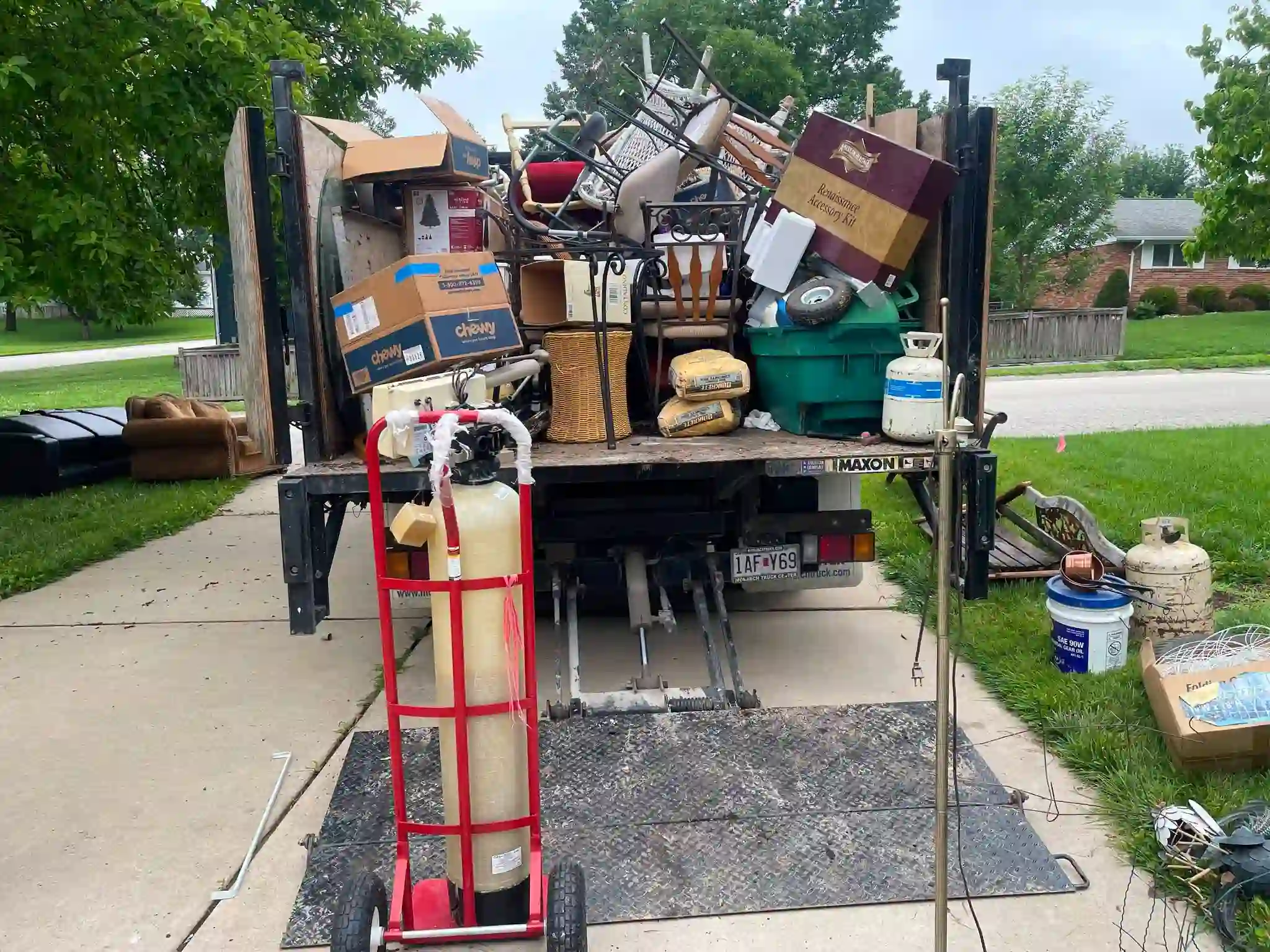 Junk removal services in Marthasville, MO